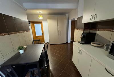 Apartament cu 3 camere decomandat în Decebal - 32