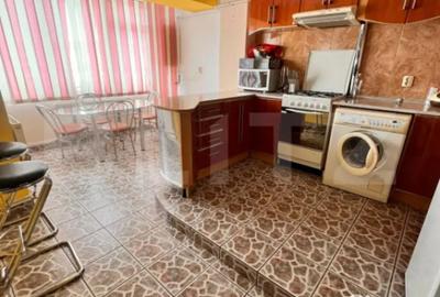 Apartament cu 4 camere decomandat în Central - 9