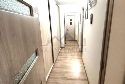 Apartament cu 3 camere semidecomandat în Micro 3 - 3