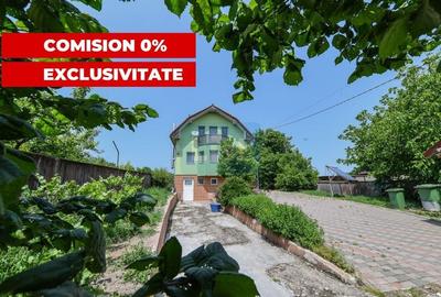 Casă cu 10 camere cu Garaj în Comșești - 1