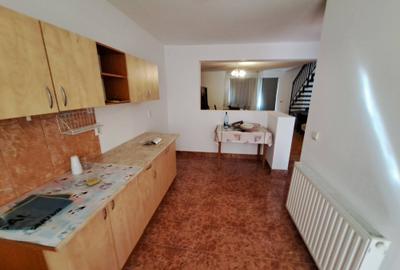 Casă cu 3 camere cu Teren 133 Mp în Florești - 1