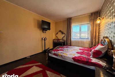 Casă cu 6 camere cu Teren 350 Mp în Cug - 2