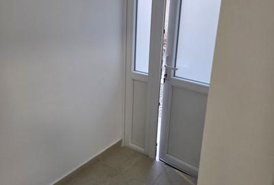 Spațiu comercial, de 83 mp, în Central - 4