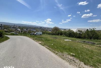 Teren de 1339 mp, în Iris