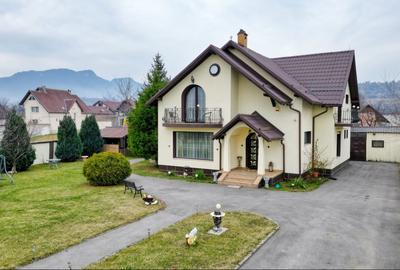 Casă cu 4 camere cu Teren 900 Mp în Predeluț - 2