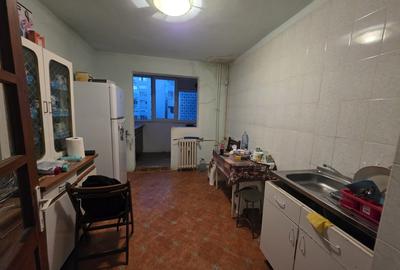 1 Decembrie 1918, 15 minute metrou, Auchan, bloc 1983, 2 gr sanitare - 13