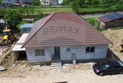 DE VANZARE - Casa moderna pe un singur nivel, Tautii de Sus - 3