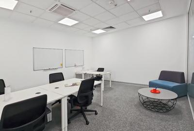 Birouri ce pot fi personalizate pentru 4 persoane in Spaces Campus 6 - 8