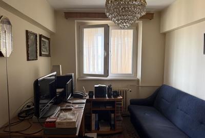 Apartament cu 3 camere decomandat, mobilat în 1 Mai - 9