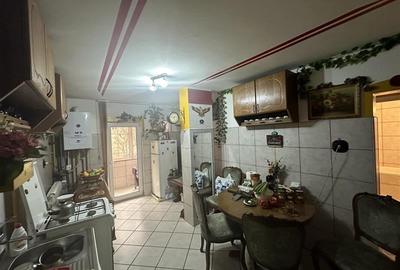 2 camere, decomandat, etaj 1, centrala termica, Dorobantilor!