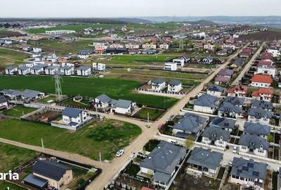 Teren de 700 mp, în Miroslava