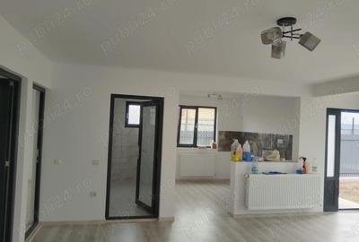 Casă cu Teren 500 Mp în Odaia Manolache - 1