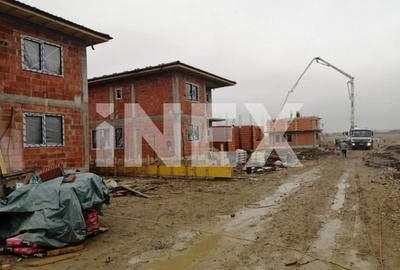 Casă cu 4 camere cu Teren 350 Mp în Craiovei - 1