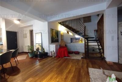 Duplex cu 4 camere cu Canalizare în 1 Decembrie