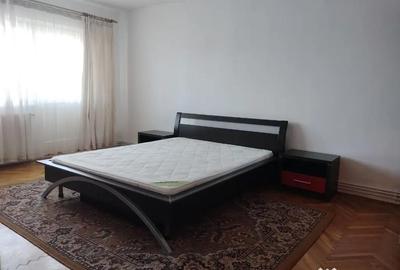Apartament cu 4 camere semidecomandat în Calea București - 2