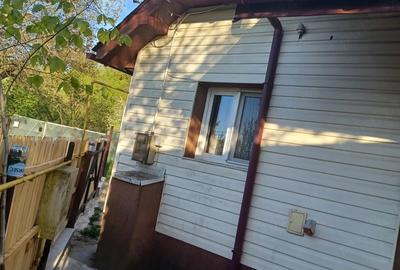 Casă cu Teren 1100 Mp în Livezeni - 2