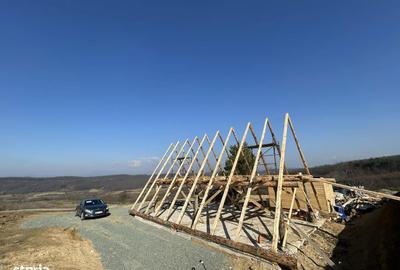 Casă cu 4 camere cu Teren 2800 Mp în Central - 2