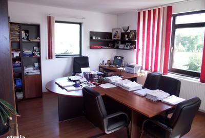 Casă cu 6 camere cu Teren 60000 Mp în Corbi - 3