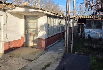 Casă cu Teren 400 Mp în Central - 2