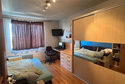 Apartament cu 3 camere decomandat în Cantemir - 2