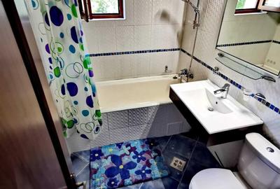 Apartament cu 4 camere decomandat în Central - 2