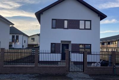 Casă cu 4 camere în Tărlungeni - 2