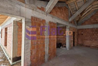 Casă cu 4 camere cu Teren 700 Mp în Central - 3