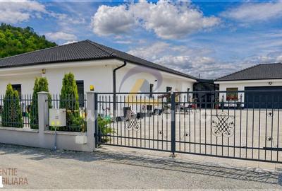 Casă cu 4 camere cu Teren 1141 Mp în Central - 16