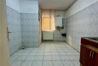 Apartament cu 4 camere decomandat în Km 4-5 - 12
