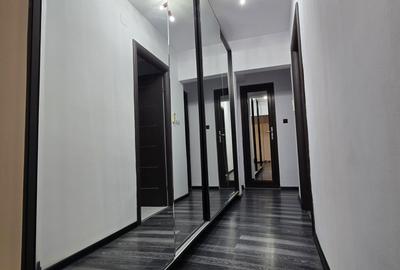 Apartament cu 3 camere decomandat în Central - 1