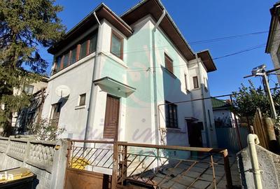Casă cu 5 camere cu Canalizare în Parcul Carol - 9