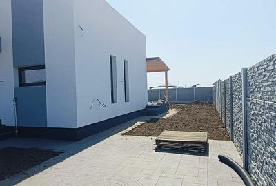 Casă cu 3 camere în Berceni - 3