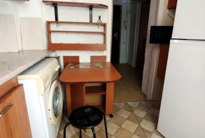 Garsonieră decomandată în Titan - 4