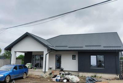 Casă cu 4 camere în Domnești