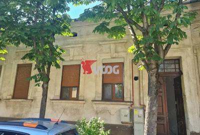 Casa cu anexa locuibila si teren