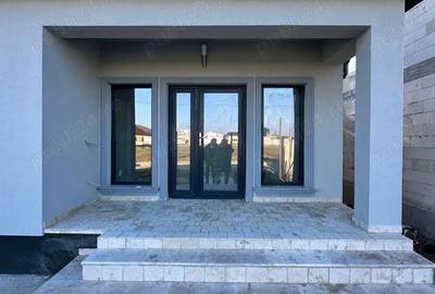 Casă cu 3 camere cu Teren 450 Mp în Cumpăna