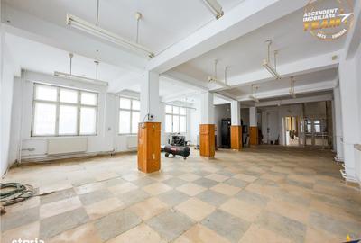 Spațiu comercial, de 566 mp, în Central - 5