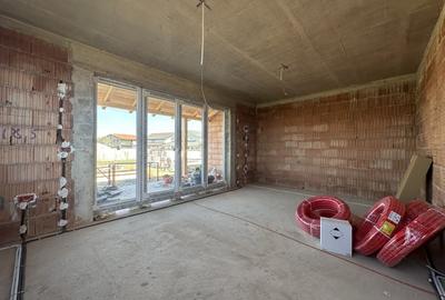 Duplex cu 4 camere cu Canalizare în Moșnița Nouă - 12
