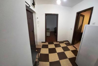 Apartament cu 3 camere decomandat, mobilat în 8 Martie - 12