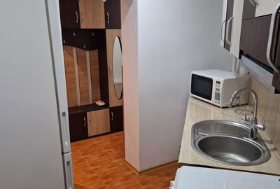 Garsonieră decomandată în Central - 2