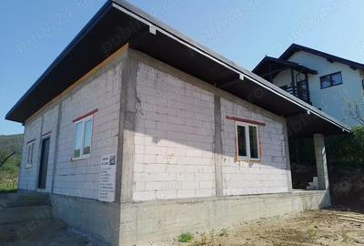 Casă cu 3 camere cu Teren 450 Mp în Central - 10