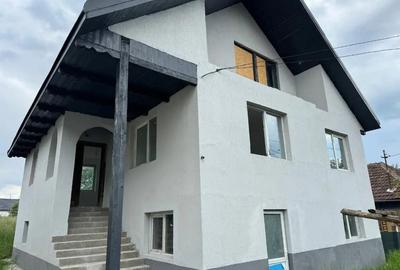 Casă cu 5 camere cu Teren 1600 Mp în Vad - 3