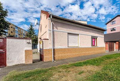 Casa de caramida pe strada Plopilor in Vlaicu Comision 0 - 1