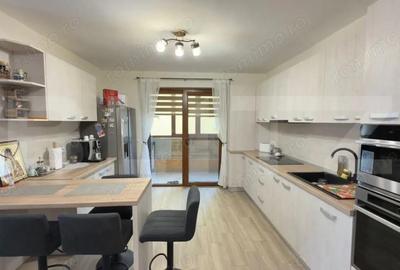 Apartament cu 3 camere decomandat în Central - 3