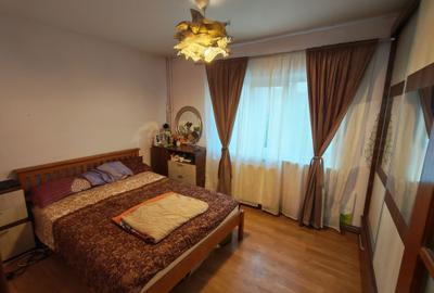 Apartament cu 4 camere semidecomandat în Rovine - 4