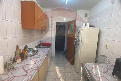 DE VANZARE Apartament cu 2 camere in zona Titan - 13