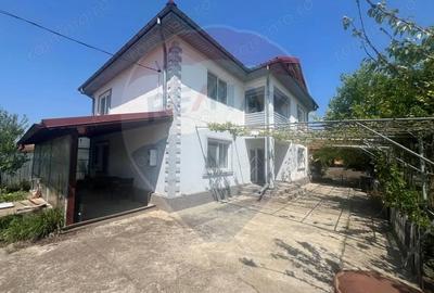 Casă cu 6 camere cu Teren 740 Mp în Jorăști - 7
