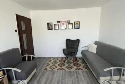 Apartament cu 3 camere semidecomandat, mobilat în Central - 1
