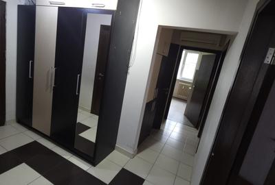 Apartament cu 3 camere decomandat, mobilat în Ozana