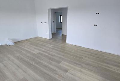 Casă cu 3 camere cu Teren 600 Mp în Amați - 7